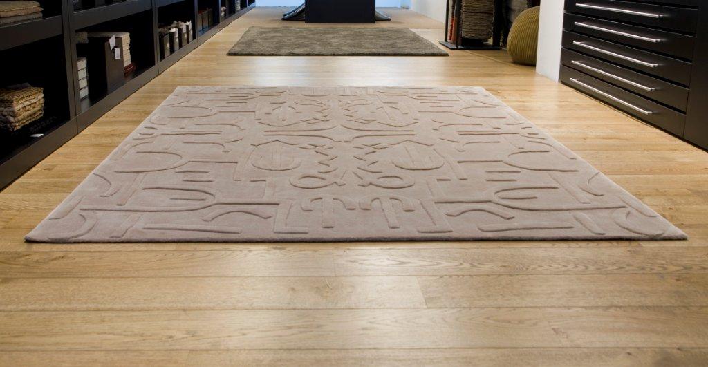 o μαρκ χατζηπατέρας σχεδιάζει για την aslanoglou contract carpets