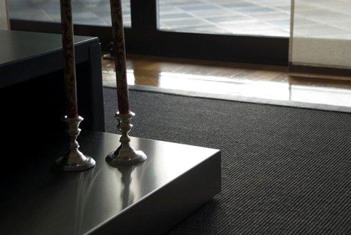 ψάθα σε μαύρο