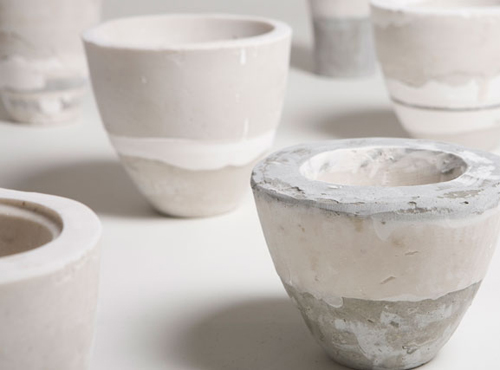 αντικείμενα από υαλοβάμβακα, ξύλο και δέρμα