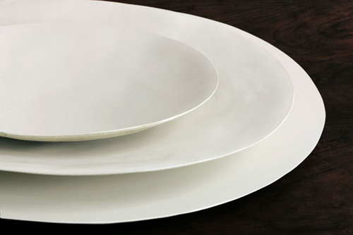 Introducing il laboratorio dell’ imperfetto, αντικείμενα από υαλοβάμβακα, ξύλο και δέρμα