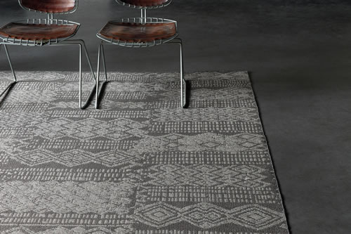 Outsider by Limited Edition, υφαντό χαλί αντέχει στο νερό και στις υπεριώδεις ακτίνες του ήλιου